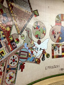 Tottenham-Court-Road-Underground-Station-Mural-Chicken